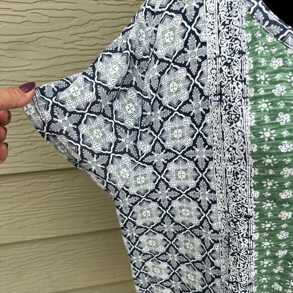 LUCKY BRAND women’s size 2X short sleeve V-neck tunic, green - Picture 3 of 8